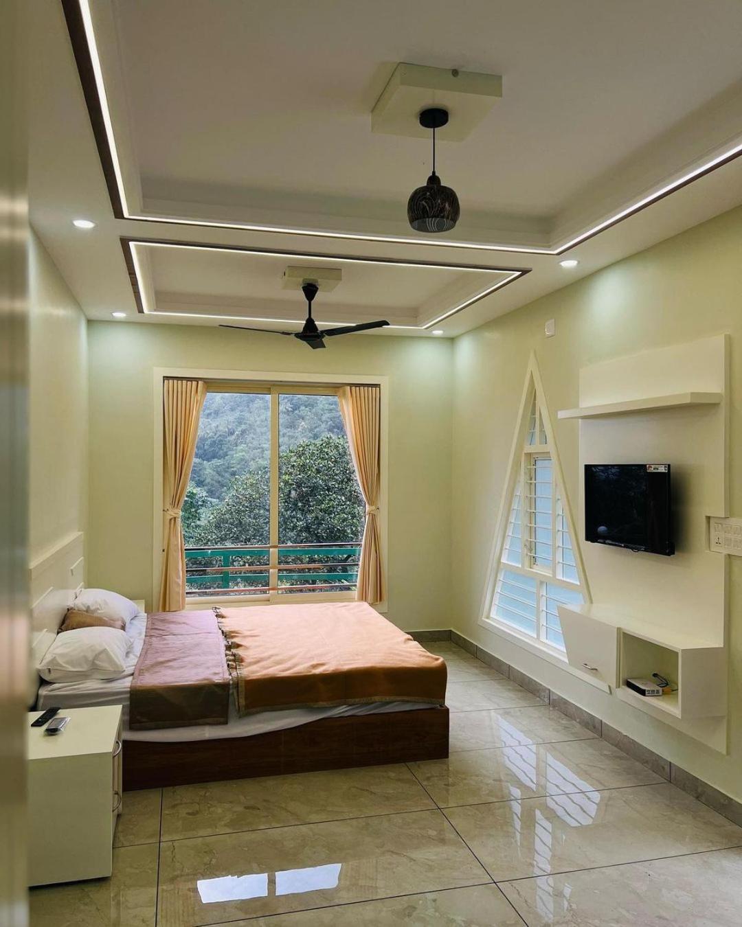 Royal Mount Inn Resorts Paithalmala Екстер'єр фото